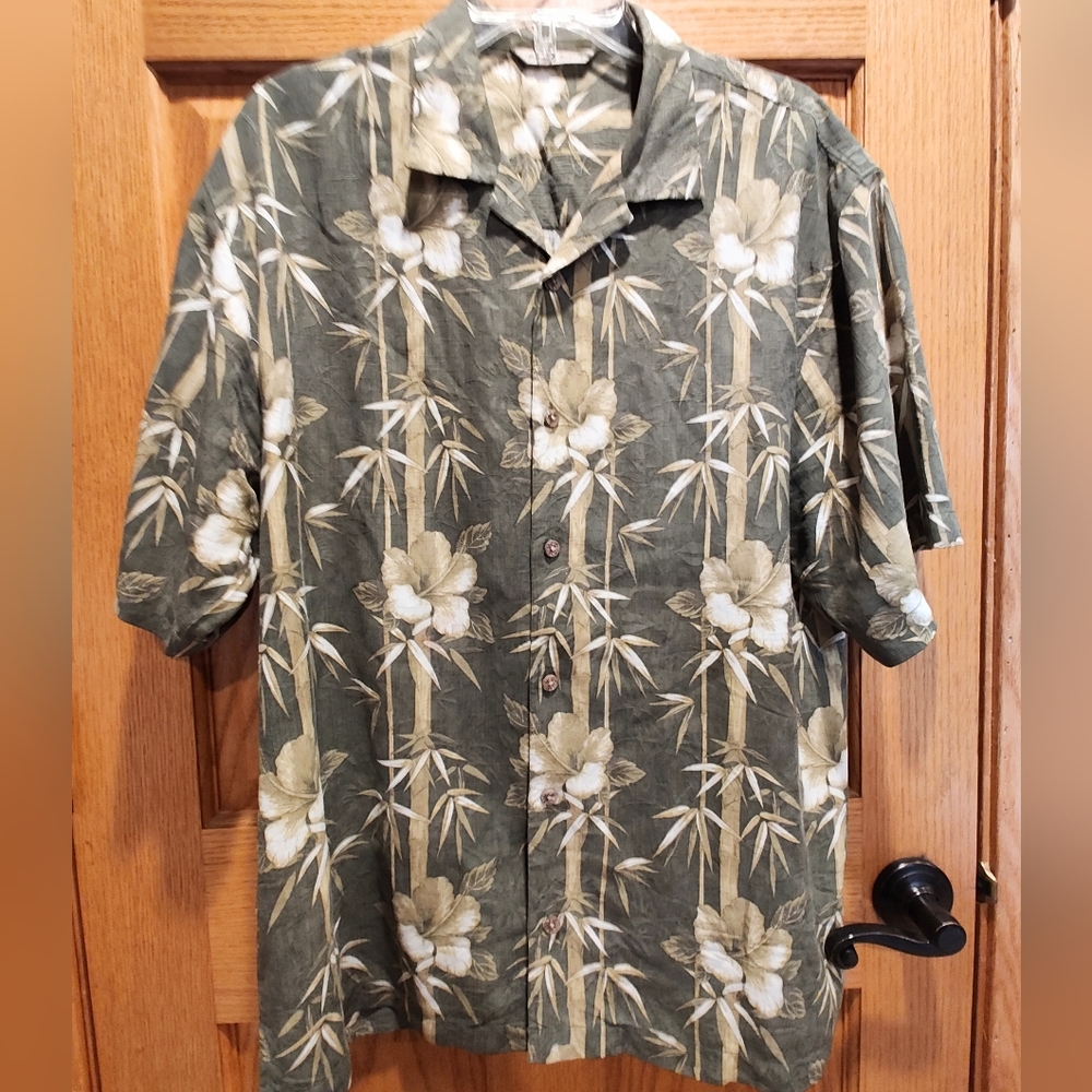 EUC Tommy Bahama Tropical -Floral-Hawaiian Green Men's Short Sleeved Shirt